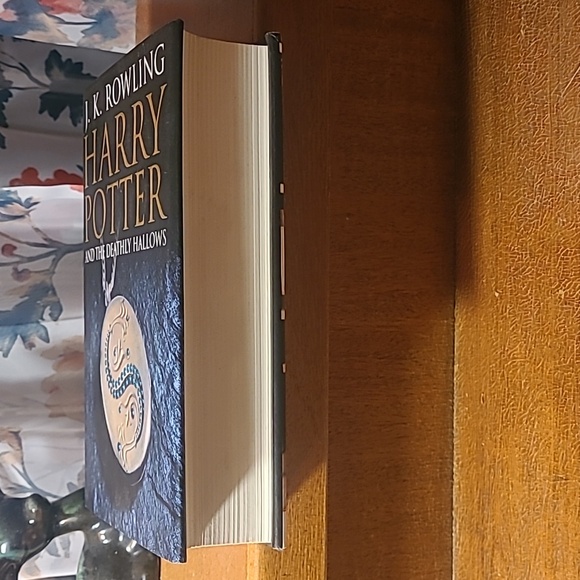 Harry Potter and the Deathly Hallows Hardcover Book - Adult Cover - Picture 4 of 7